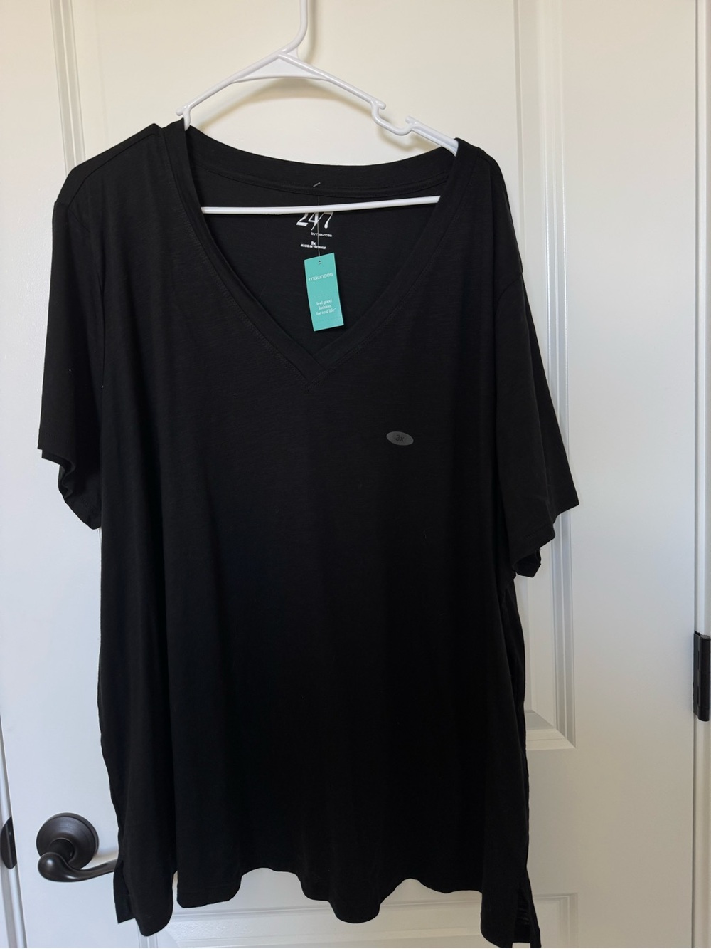 Maurices women’s Black V-Neck Tee brand new